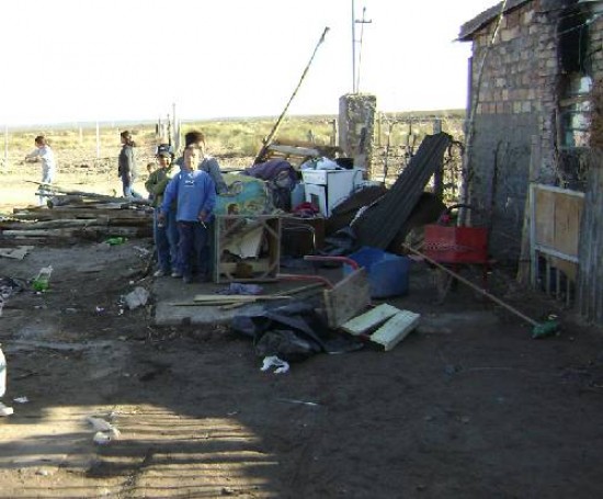 La mujer no pudo dejar la casilla que ocupaba porque no tena otro lugar para vivir.