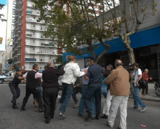 2/4/08,Mar del Plata. Veteranos vs. movilizados. 
