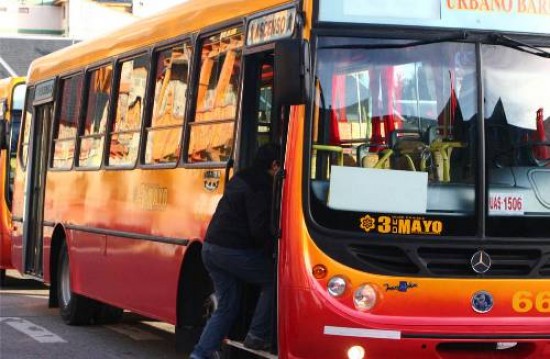 Los concesionarios del transporte urbano de Bariloche piden un aumento del 40%.