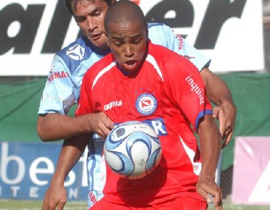 lvaro Pereira aporta ftbol y gol en el 