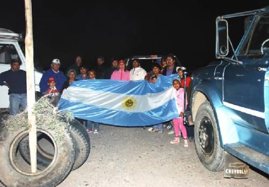 La familia Morales, en ocasión de un conflicto que mantuvo con la petrolera por servidumbre de paso.