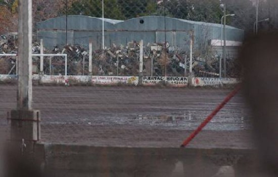 La cancha de Atltico Neuqun es una de las que sufri el azote de la lluvia.