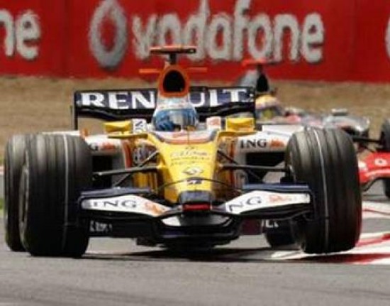 Alonso hizo funcionar a su Renault y sorprendi al quedarse con el segundo lugar en los ensayos.