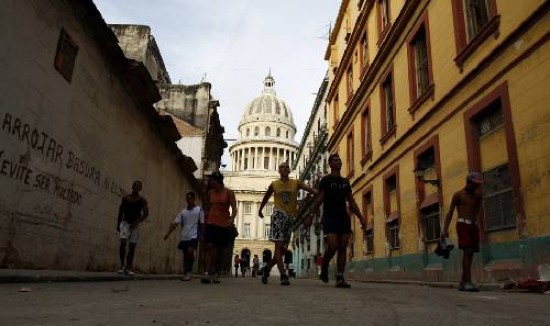 Con lo adoptado por la UE buscan acelerar las reformas en Cuba, pero segn la disidencia interna slo las retrasarn.