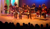 El Ensamble de Percusión de la Fundación Cultural Patagonia abrió el concierto de anoche. Norberto Rajneri inauguró ayer el festival junto a todos los músicos invitados.