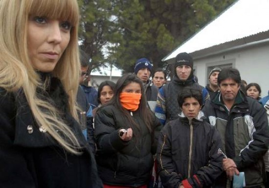 Último intento en vano. La propuesta del municipio de Bariloche y la provincia no convenció a los ocupantes ayer por la mañana.