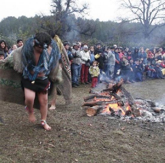 El "año que vuelve" , como noción de circularidad, es eje de la cosmovisión aborigen.