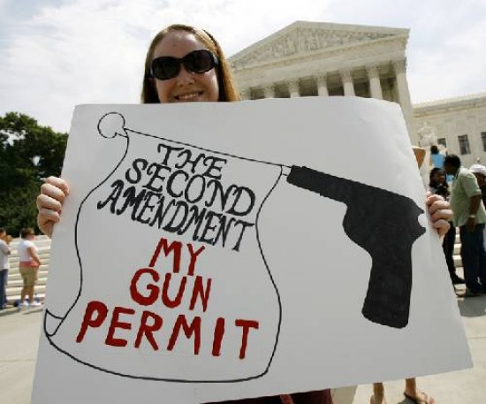Defensores del derecho a portar armas se manifiestan tras el fallo de la Corte Suprema. 