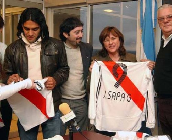 Pilatti expuso en Uruguay sobre transferencia de recursos. ¿El gobernador se pondrá la camiseta?