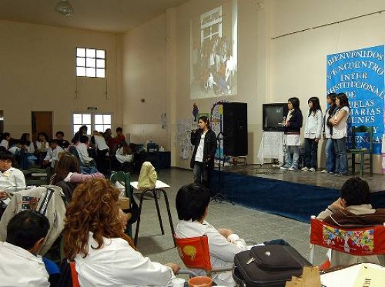 Experiencias muy valiosas expusieron alumnos y docentes de las escuelas que llegaron a Las Grutas.
