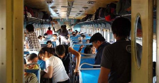 El transporte ferroviario de pasajeros se har en coches con capacidad para 180 personas.