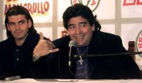"Allá voy", parece decir Diego. Mancuso le confirmó a este medio la presencia del "10" con el showbol.