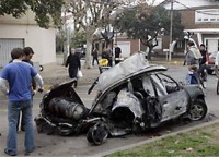 El estado en que quedó el Renault Mégane da la pauta de la violencia del impacto del vehículo contra los árboles.