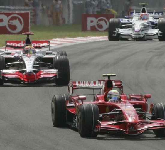 La disputa entre Ferrari y McLaren slo seguir en pista. 