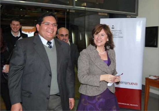 La vicegobernadora Ana Pechen y el ministro César Pérez activaron el Consejo Ciudadano de Seguridad.