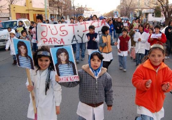 Son varios los reclamos que llevaron adelante los chicos y padres de la escuela; esperan respuestas.