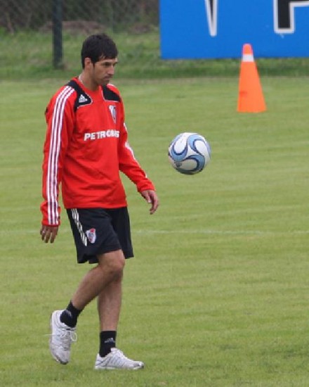 El zaguero y sus primeros minutos en River.