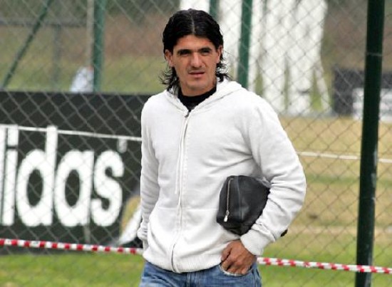 Ariel Ortega habló con algunos dirigentes y no fue a entrenarse.