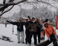 Por fin llegó la nieve a la base. Su escasez había generado serios inconvenientes el fin de semana pasado, con largas colas en los medios de elevación.