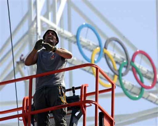 En Beijing est casi todo listo y ajustan los preparativos para la apertura de los Olmpicos. (FOTO: AP)