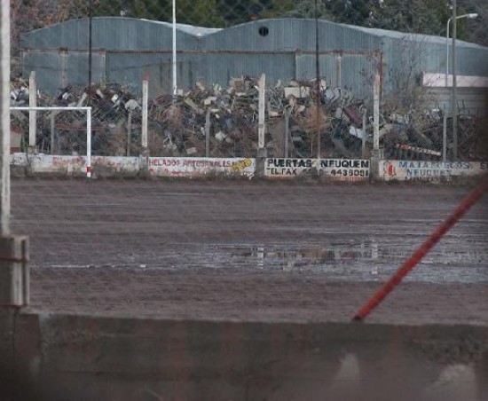 En la cancha de Atltico Neuqun no se jugaron las formativas.