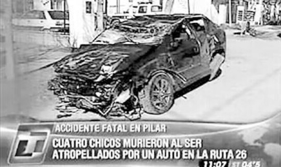 El Chevrolet Astra qued con serios daos y su conductor hospitalizado y detenido. Dicen que iba a alta velocidad.