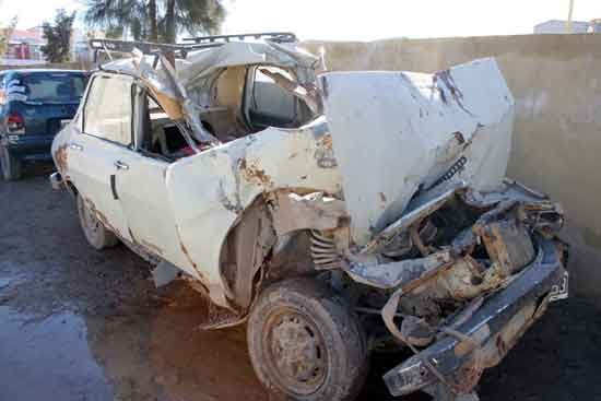 Así quedó el Renault 12 en el que viajaban los dos jóvenes. (FOTO: Mirko Rodríguez)