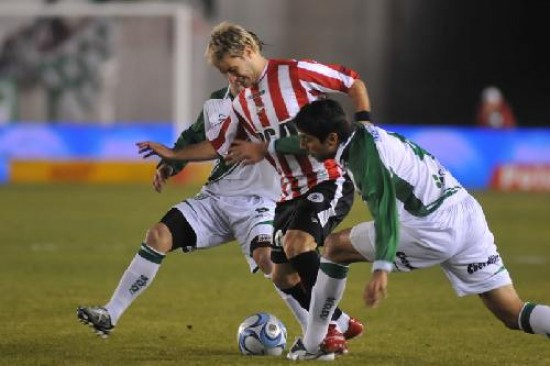 Goleador. Gastn Fernndez convirti los dos tantos de Estudiantes.