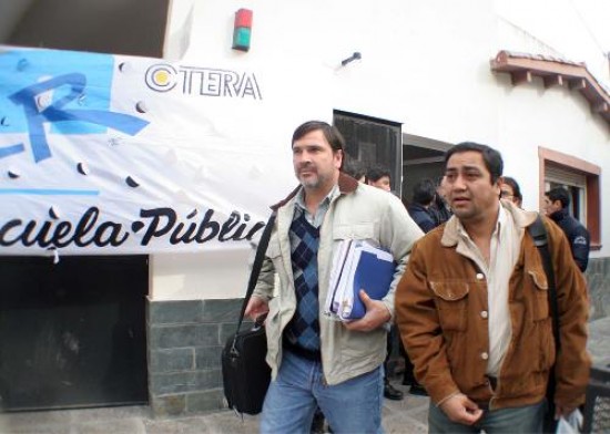 La Unter ofreció una conferencia antes de levantar la medida. Nervi dijo que el ministro Barbeito desconoce las políticas educativas.