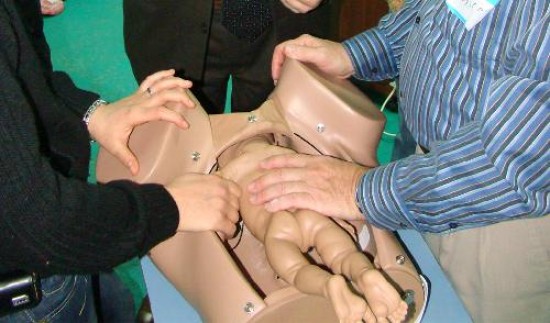 El curso de obstetricia está dictado en el hospital de Cutral Co por varios especialistas de diferentes países.