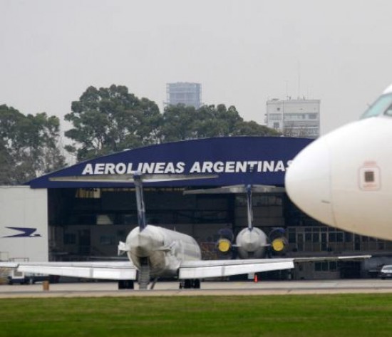 El estado de la flota de Aerolíneas Argentinas fue criticado con dureza por expertos en la materia.