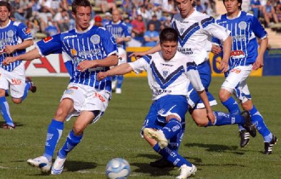 El equipo de Liniers quedó en deuda con el buen juego colectivo.