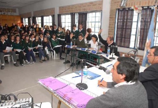 Los concejales de Roca tambin aprobaron la ampliacin del cupo de becas para estudiantes locales.