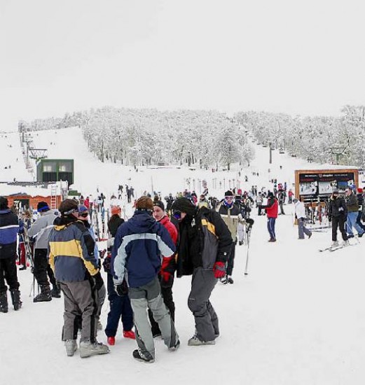 La nieve mostr su mejor perfil a los visitantes en el cerro.