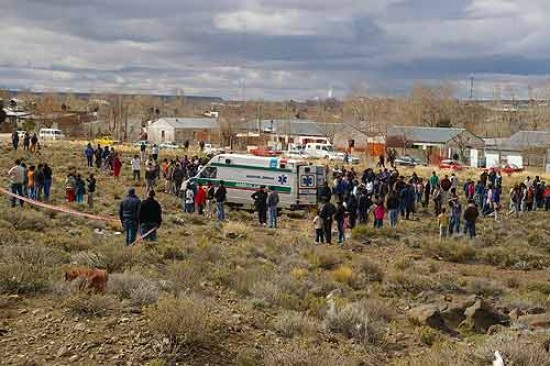 Los restos de la pequeña aparecieron en zona de bardas, cerca de su casa (Agencia Zapala)