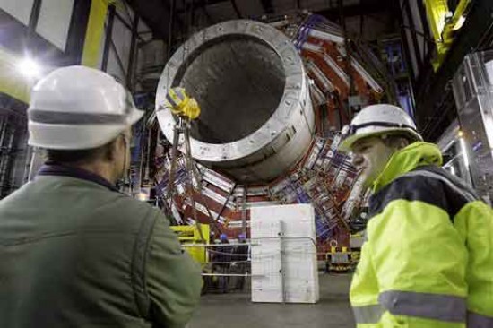 Las colisiones de protones que se provocarn en el interior del LHC deberan permitir detectar partculas elementales que no se han podido observar hasta hoy. (Foto AP)