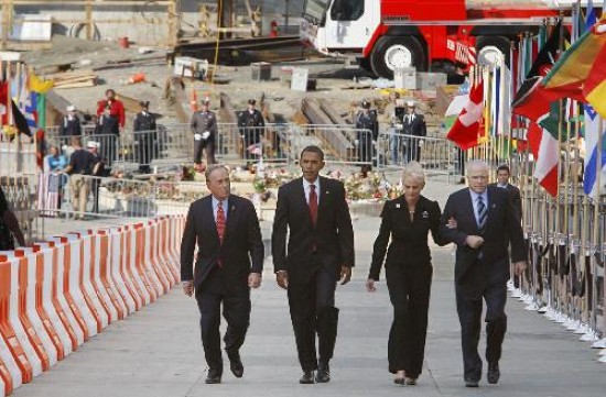  Obama y McCain durante la ceremonia realizada en Nueva York. 