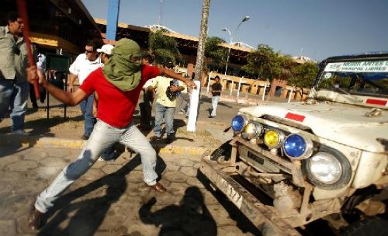 La violencia va en aumento y ya preocupa a los gobiernos de la región, que respaldaron a Morales. 