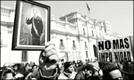 Los chilenos salen todos los aos a las calles a repudiar el golpe del '73.