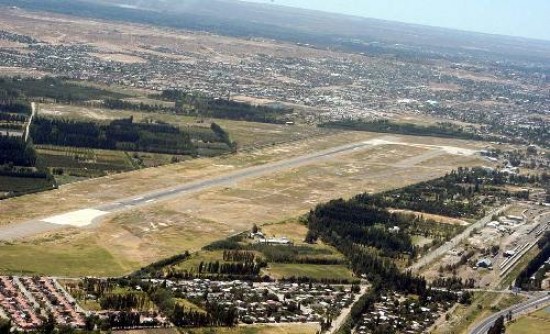 Con otros recorridos regionales e internacionales, el aeropuerto de Neuquén intensificará su actividad.
