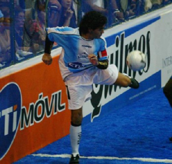 Diego jugará dos partidos en Neuquén.