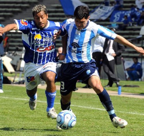 Godoy Cruz fue paciente y en la última jugada se lo ganó a la Academia.