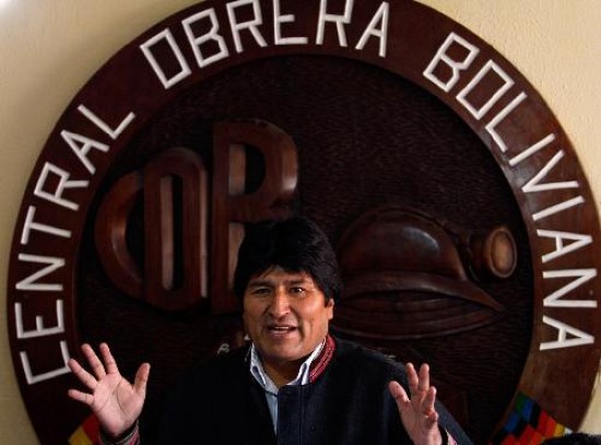 Evo Morales haba adelantado la reunin para la tarde de ayer, pero los gobernadores tuvieron problemas para asistir.