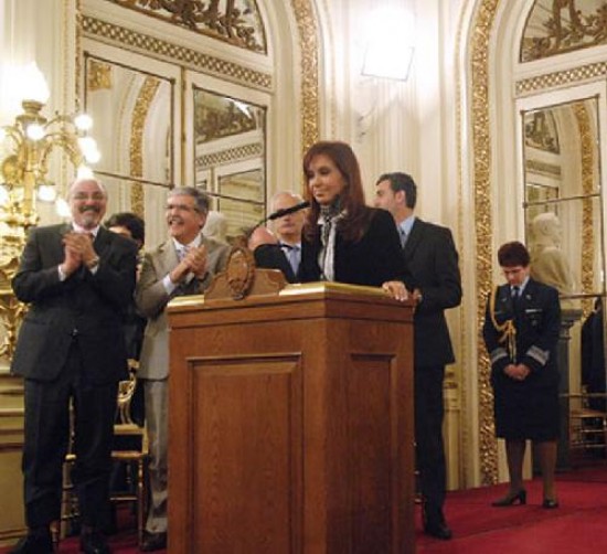  La presidenta realiz el anuncio a principios de mes, ante el aplauso de su Gabinete. 