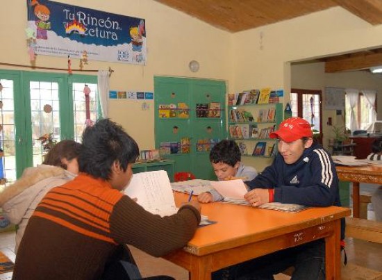 Hasta una rifa han debido organizar, el mes pasado, para poder pagar la cuenta del gas en la biblioteca.