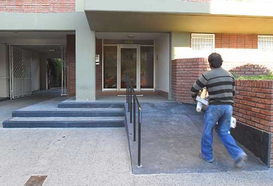 La policía encontró los cuerpos esta mañana (Foto: Leonardo Petricio)