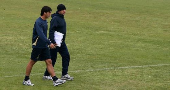 El entrenador 'xeneize' prefirió no arriesgar al zaguero paraguayo ante Tigre. Lo preservará para jugar ante la Liga de Quito, el martes.