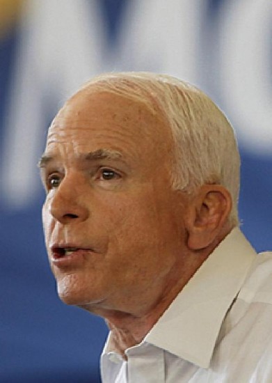 Obama apoya medidas oficiales. McCain, contra los rescates.