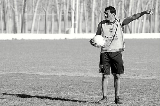Con 39 años, Penayo se alista en Deportivo Roca para otra aventura federal. "Hay que afrontar esto con mucha responsabilidad", aseveró el delantero.