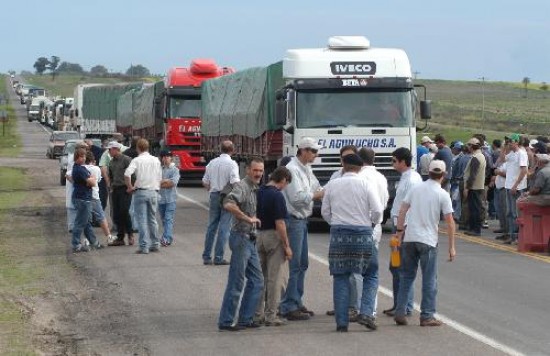 La primera jornada del paro fue calma, con fuertes movilizaciones en Entre Ríos, Córdoba y Mendoza.